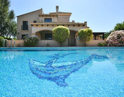HL 007  Holiday rentals 4 Bedrooms 4 Bathroom villa with private pool